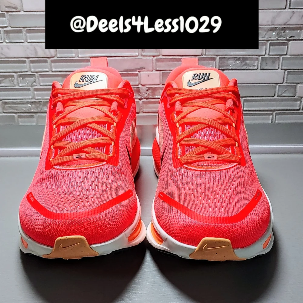 Nike Air Zoom Vomero 18 Running Womens Size 9 Hot Lava Orange Pulse Black